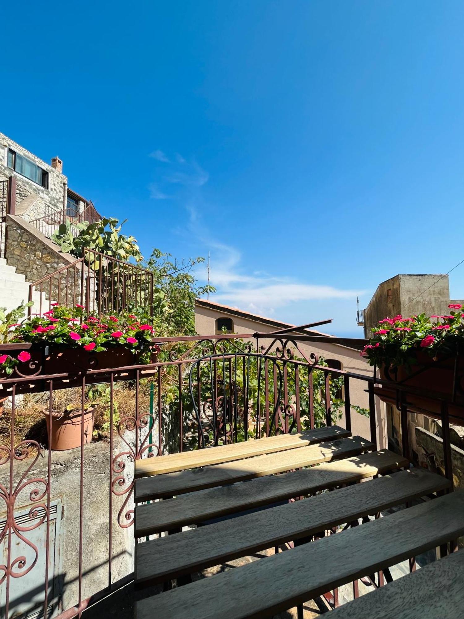 Tyche House Castelmola Apartment Ngoại thất bức ảnh